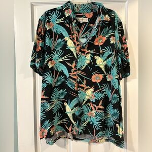 Men’s Tropical print poly button down size XL